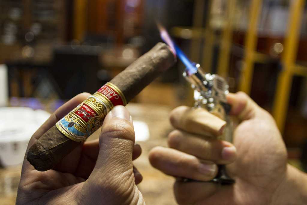 ep-carrillo-la-historia-el-senador-light-cigar