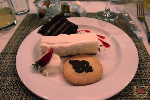 maxs-tavern-restaurant-dessert