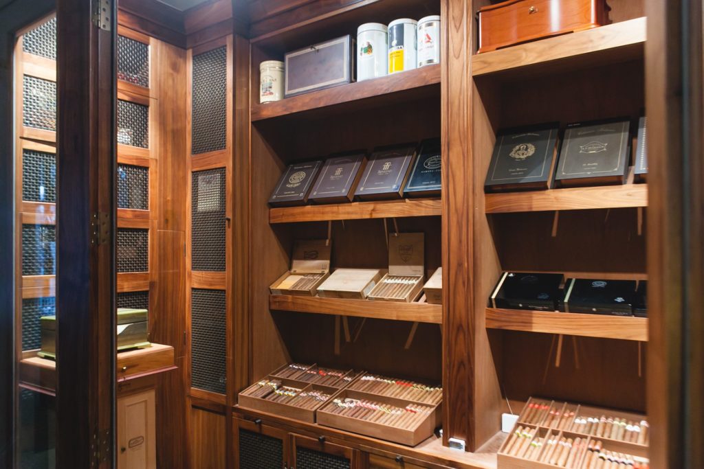 giant room humidor