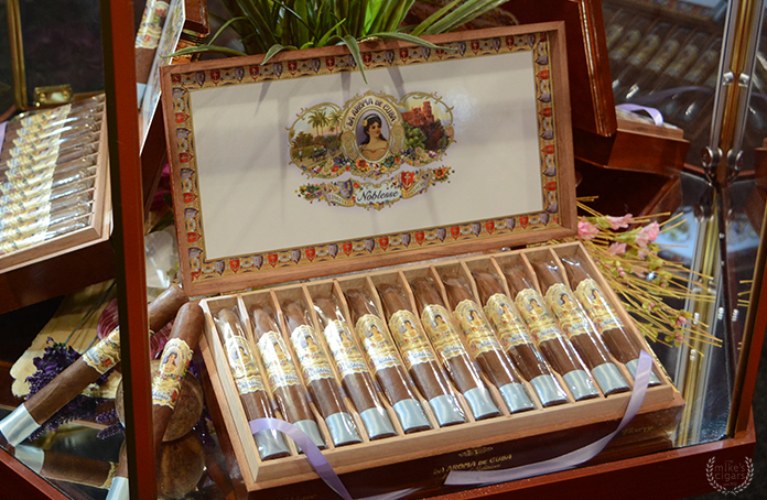 ashton cigars la aroma de cuba noblesse