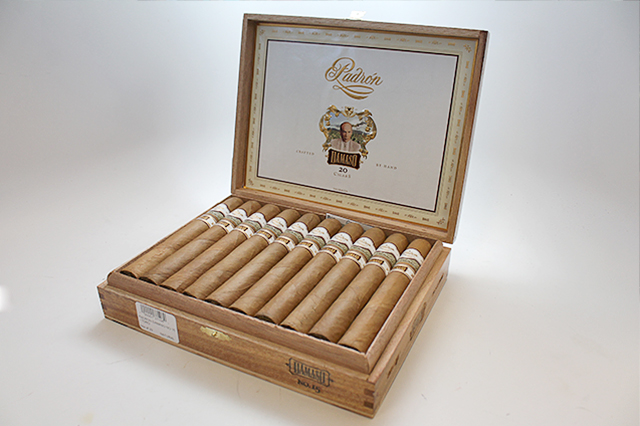 padron-damaso-cigar-box-no-15
