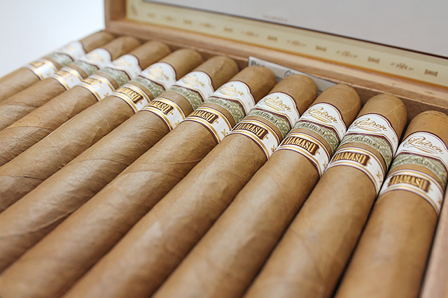 padron-damaso-cigar-box