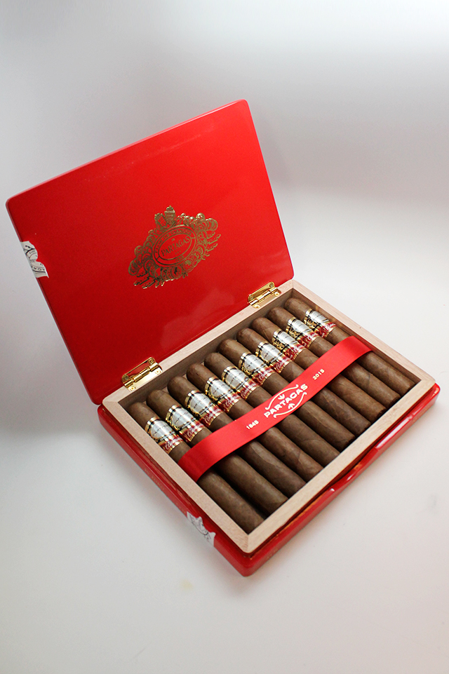 partagas-aniversario-cigar-toro-box-open
