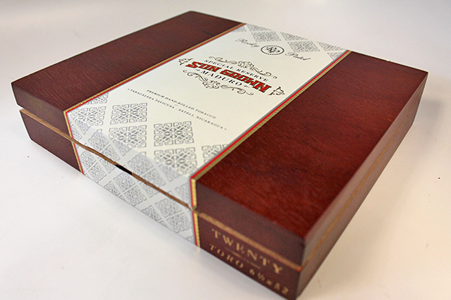 rocky-patel-sun-grown-maduro-closed-box